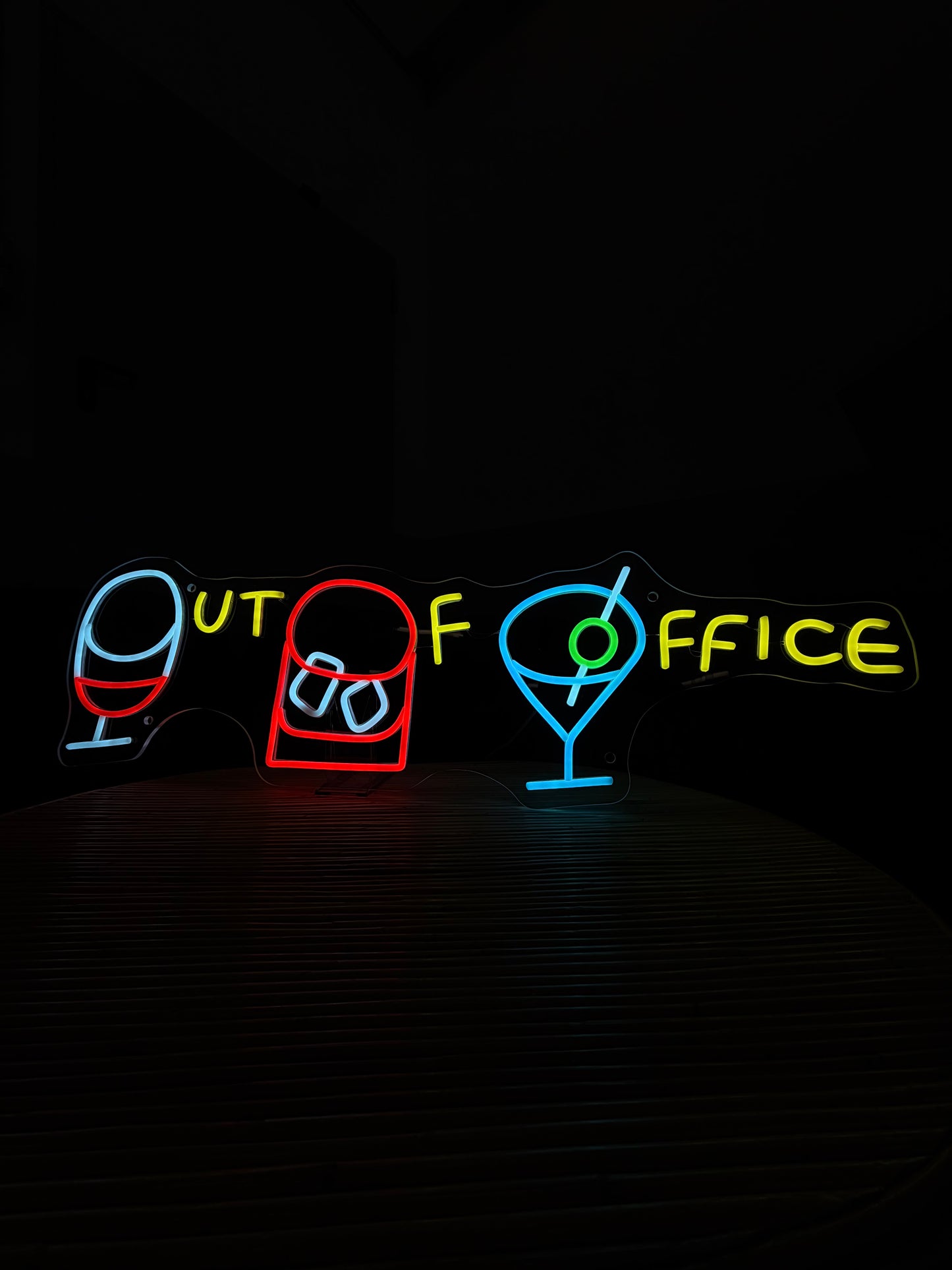 OUT OF OFFICE (led bruciato)