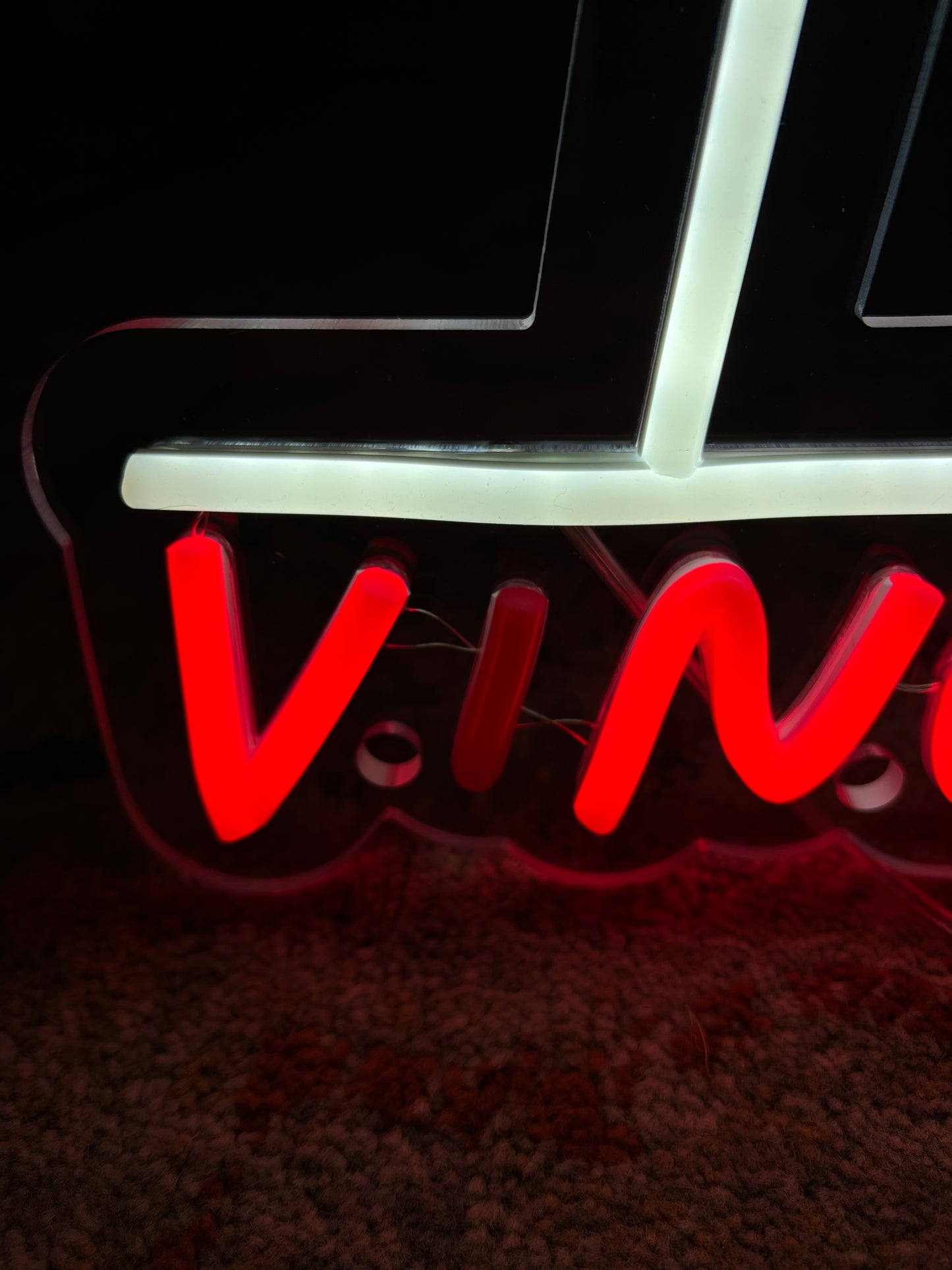 VINO (graffiata + led bruciato)