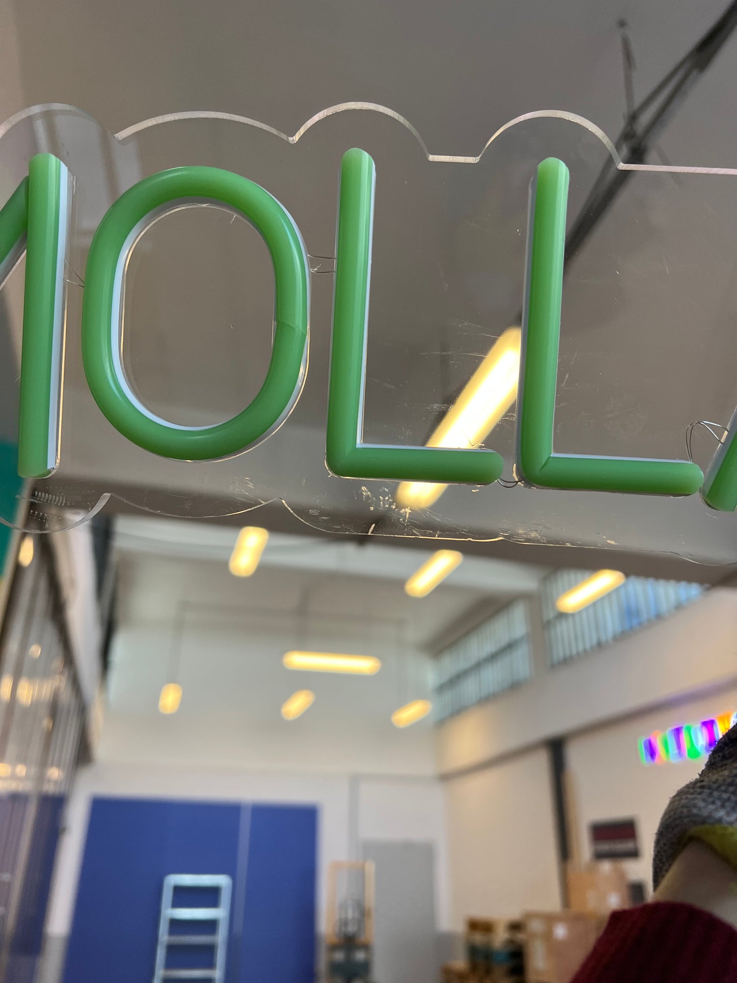 MOLLATEMI (vecchia + graffiata)