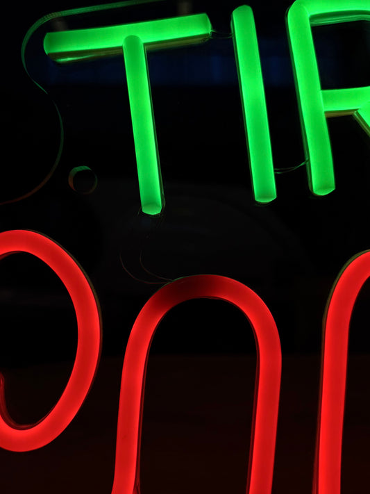TIRO A CAMPARI (graffiata + led bruciato)