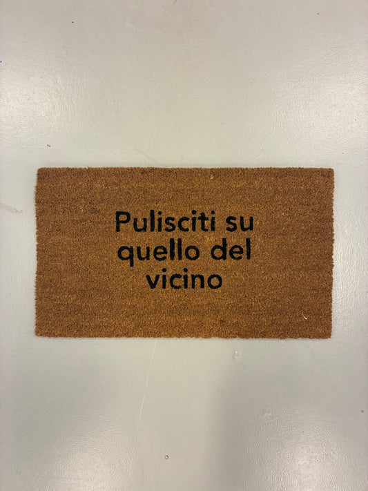 Zerbino "Pulisciti su quello del vicino"