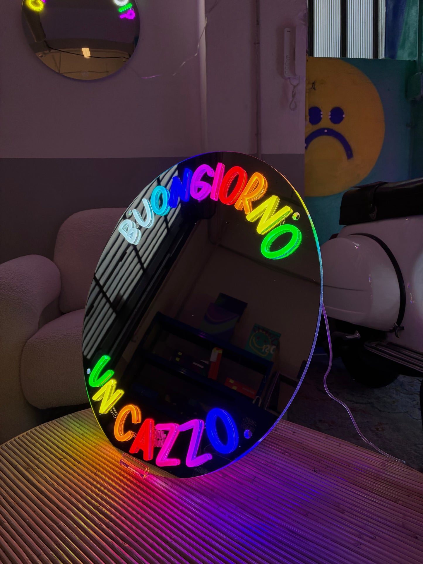 Specchio luminoso "BUONGIORNO UN CAZZO"