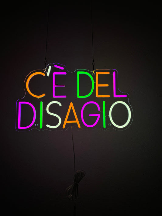 C'È DEL DISAGIO (con graffi e bruciacchiata)