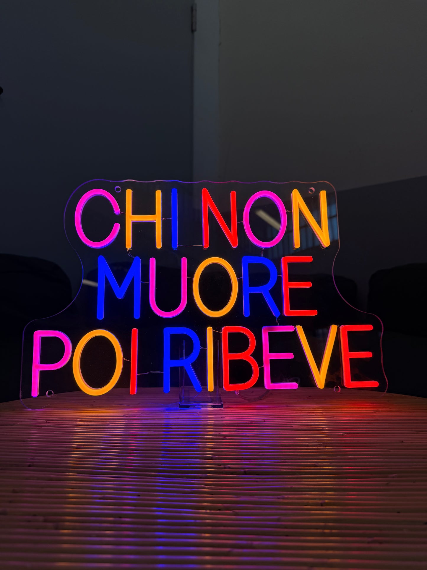CHI NON MUORE POI RIBEVE (led bruciato + graffi)