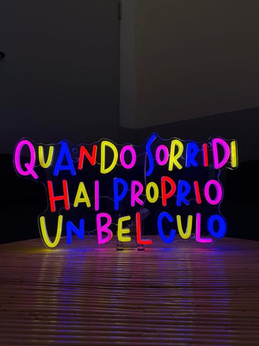 QUANDO SORRIDI HAI PROPRIO UN BEL CULO (led bruciato + graffi)