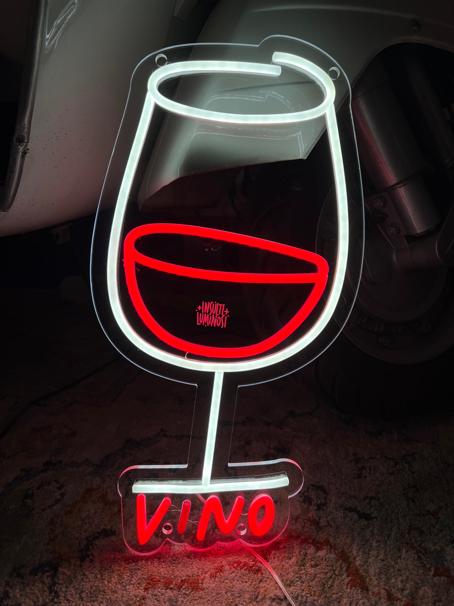 VINO (graffiata + led bruciato)