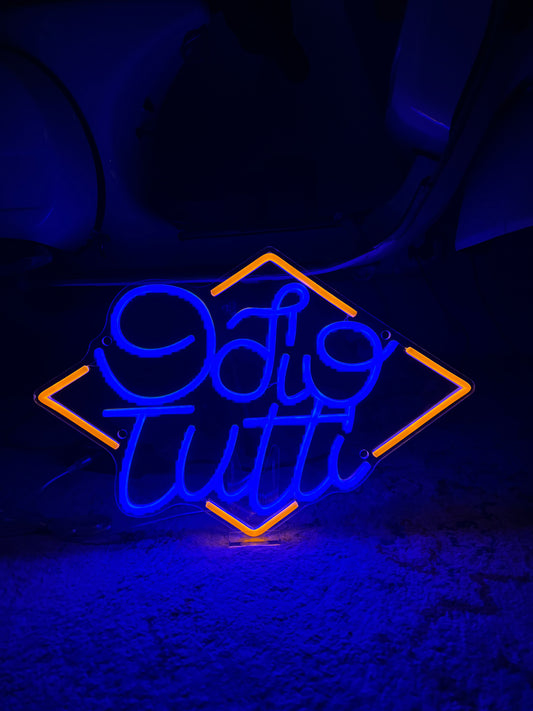 ODIO TUTTI (graffiata)