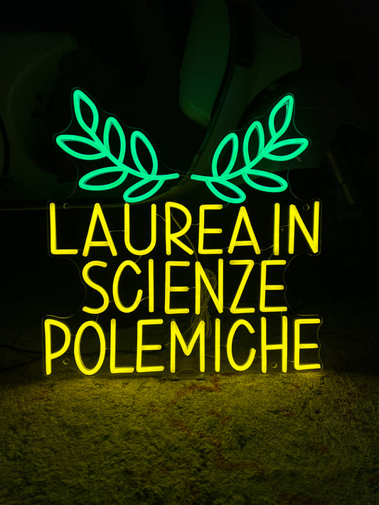 LAUREA IN SCIENZE POLEMICHE (graffiata)