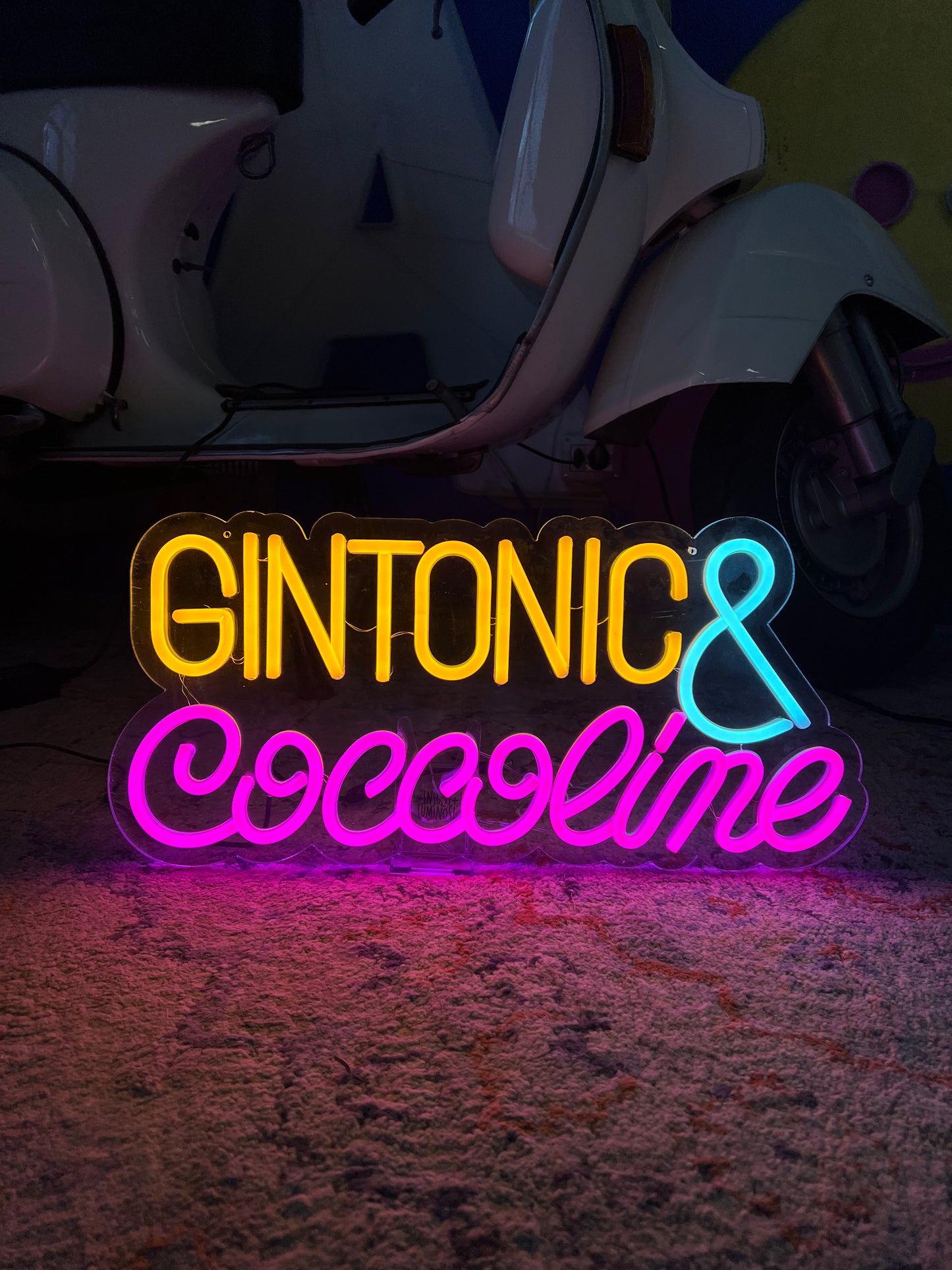 GINTONIC & COCCOLINE (vecchia + graffiata)