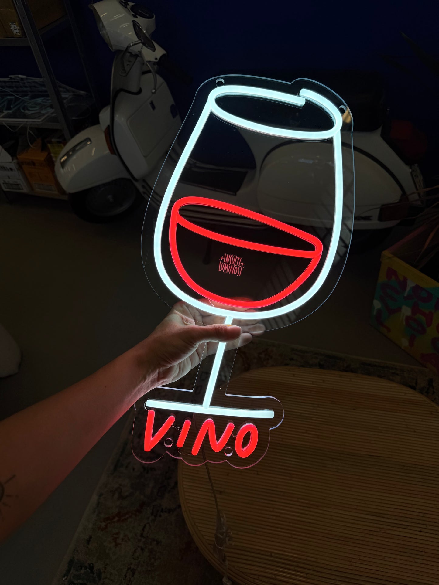 VINO (graffiata)