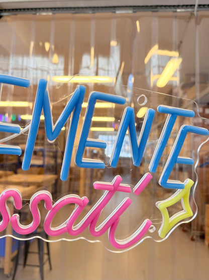 FELICEMENTE SPOSSATI (graffiata + led bruciato)
