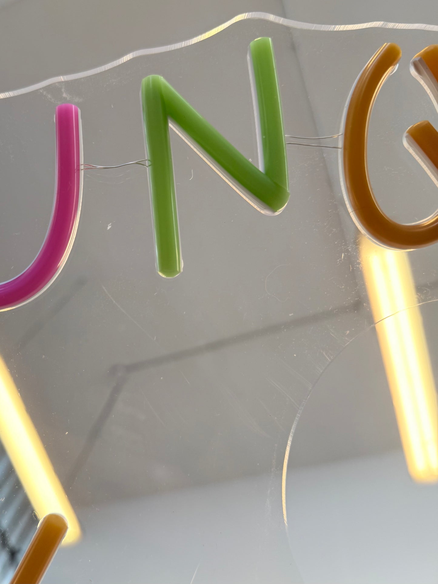 COMUNQUE VADA ANDRÒ A BERE (graffiata + led bruciato)