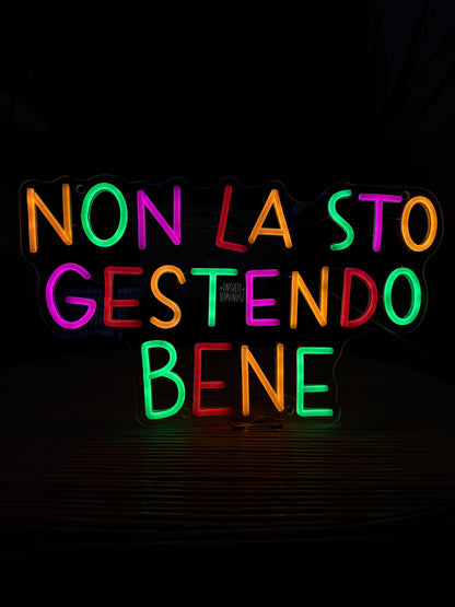 NON LA STO GESTENDO BENE (graffiata)
