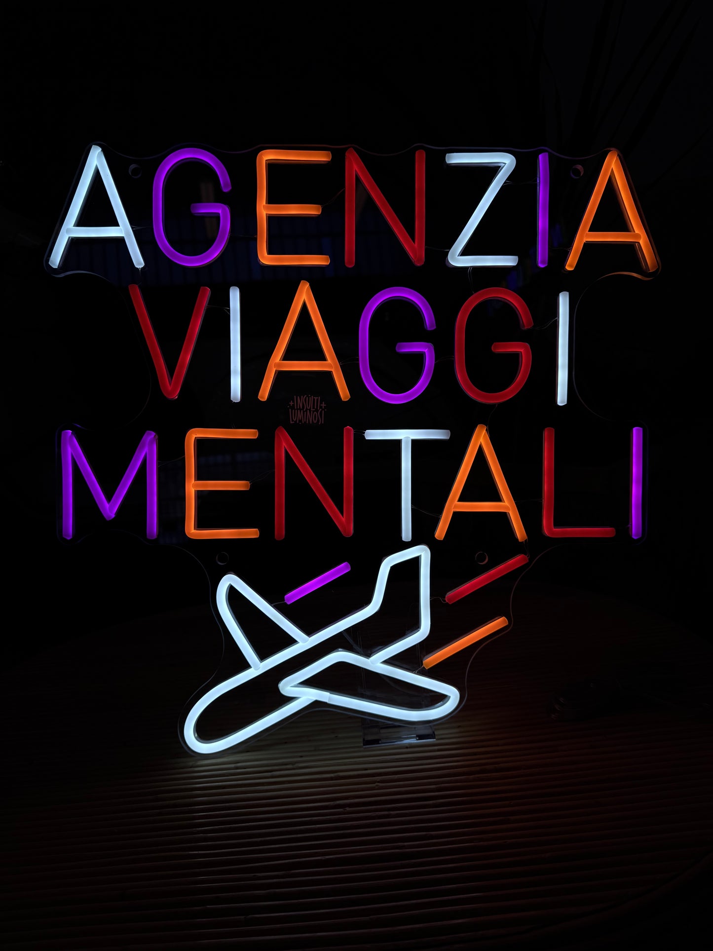 AGENZIA VIAGGI MENTALI (graffiata)