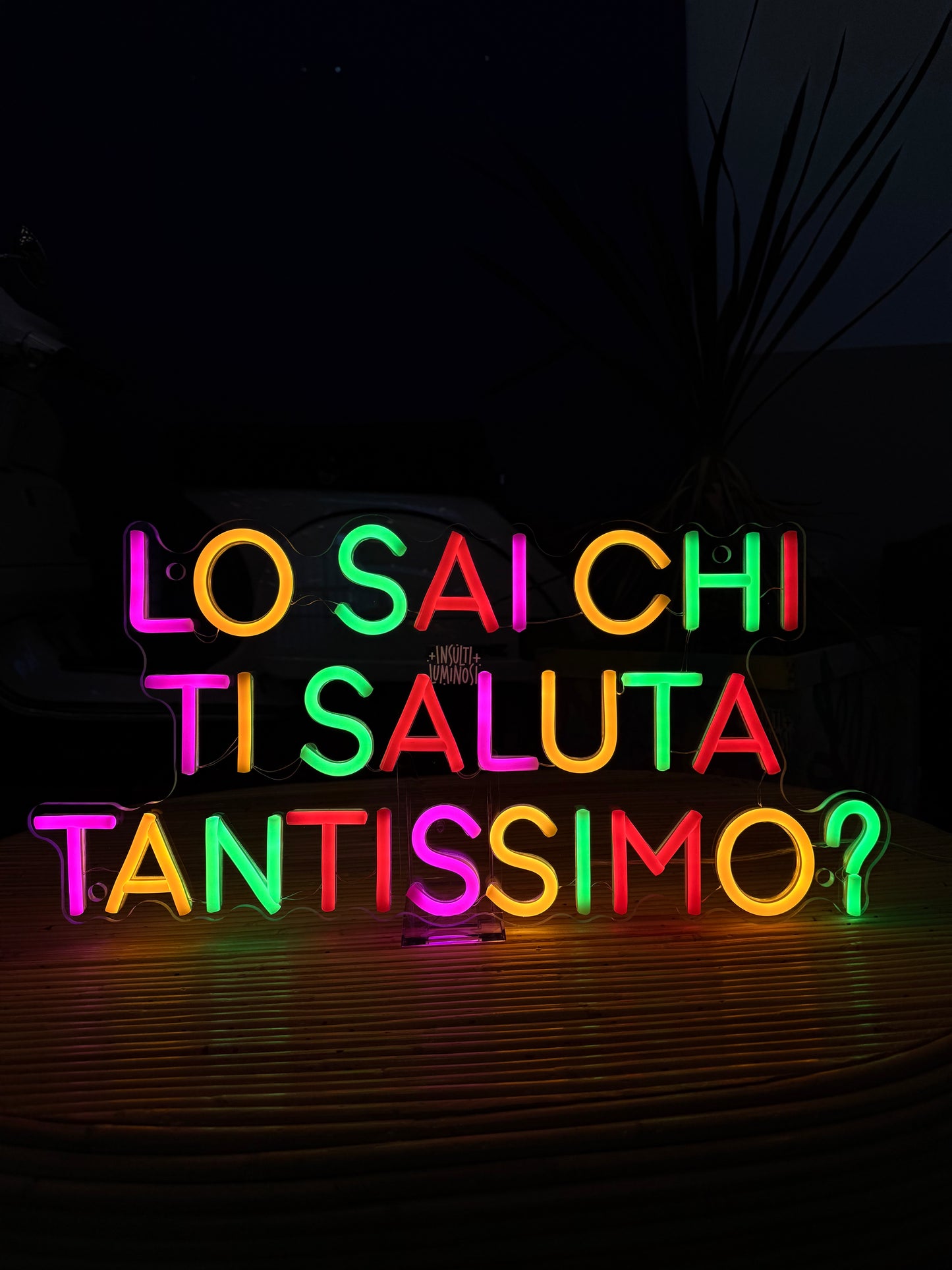 LO SAI CHI TI SALUTA TANTISSIMO (graffiata)